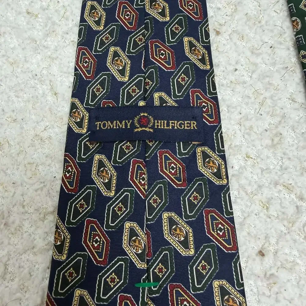 Tommy Hilfiger Men's Blue Gold Green Geometric Pattern Silk Necktie Classic Leng